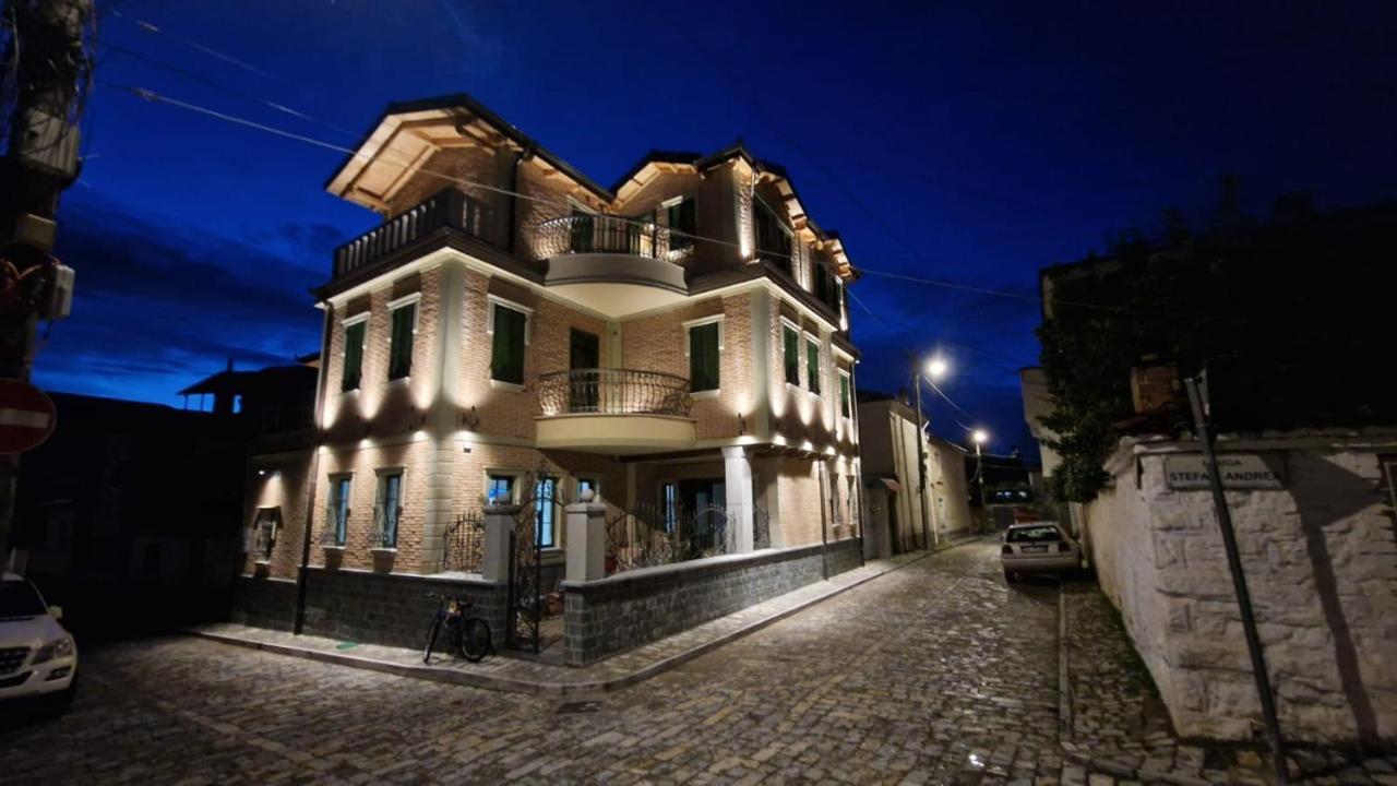 Bujtina Behram 호텔 코르처 외부 사진